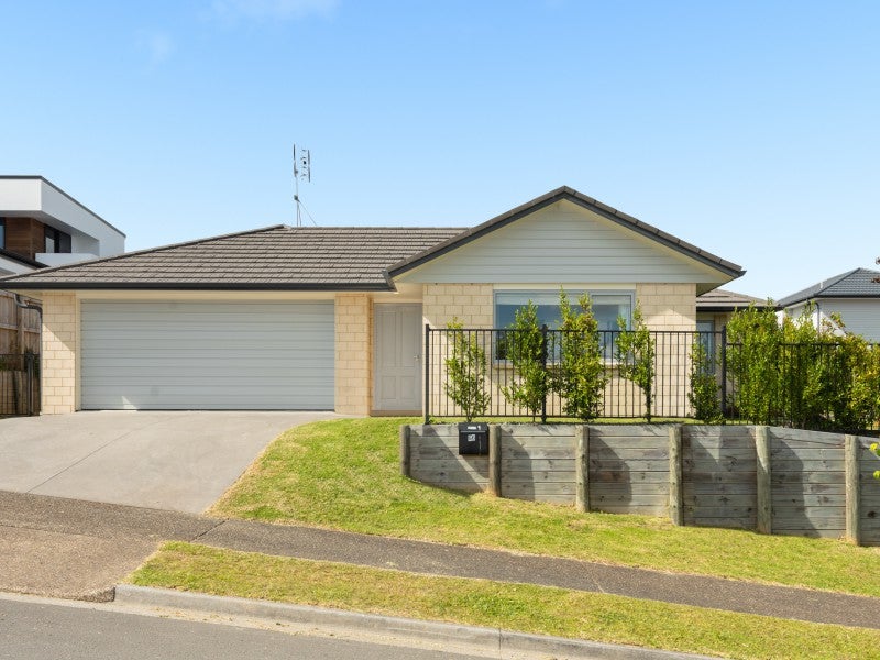 56 Mortlake Heights, Pyes Pa, Tauranga - Carousel 1