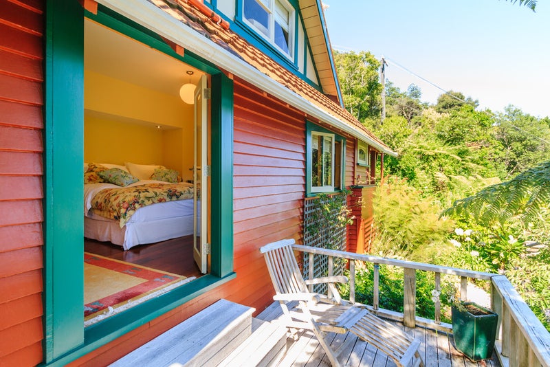 17 PITOITOI RD, DAYS BAY, EASTBOURNE - Carousel 1