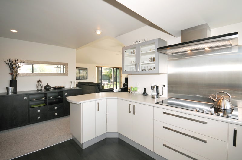 8 Giles Place, Shirley, Christchurch - Carousel 2