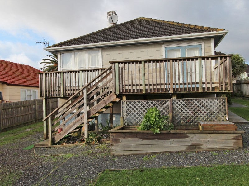 6 Jackson Terrace, Ranui, Porirua - Carousel 2