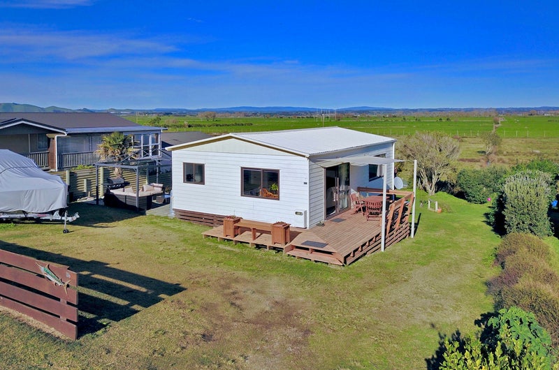 186 Pukehina Parade, Te Puke - Carousel 1