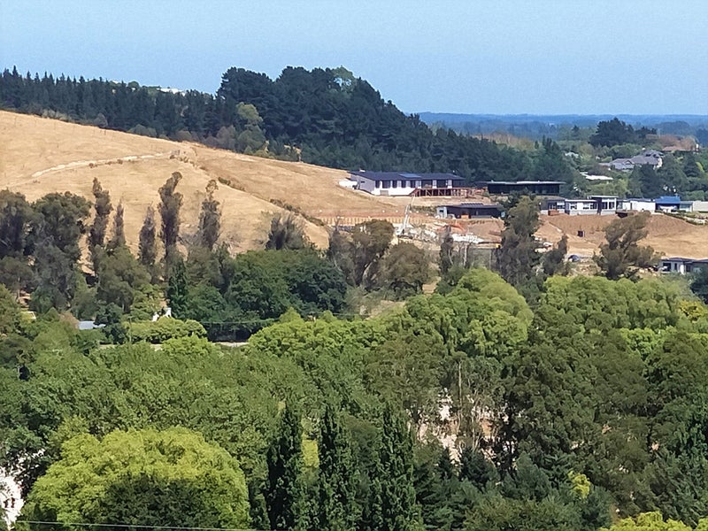 48 Highcrest Heights, Westmorland, Christchurch - Carousel 4