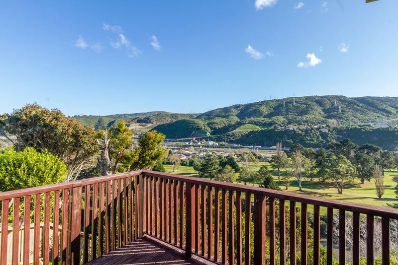 21 Manor Drive, Stokes Valley, Lower Hutt - Carousel 2