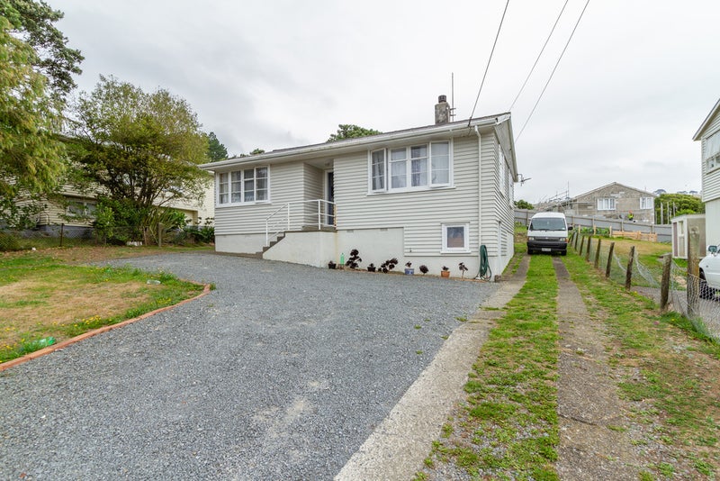 82 Bedford Street, Cannons Creek, Porirua - Carousel 2