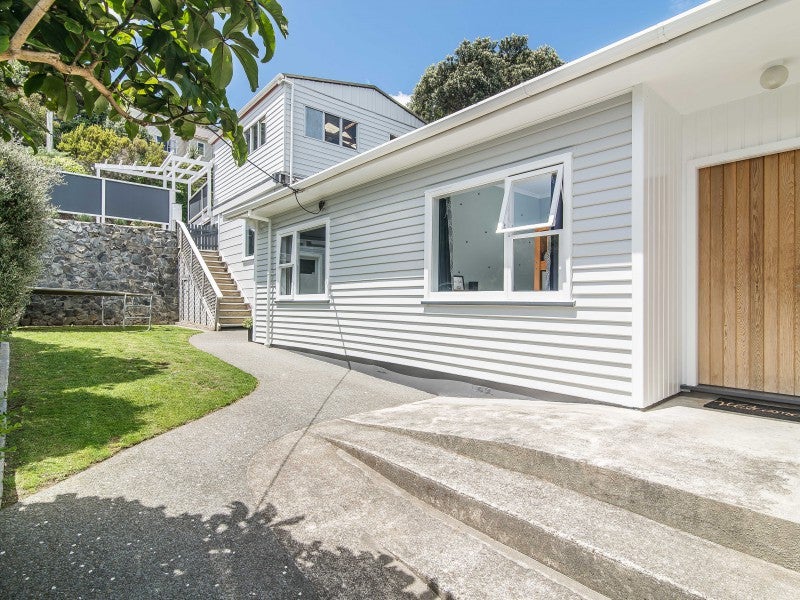 111 Totara Road, Miramar, Wellington - Carousel 1