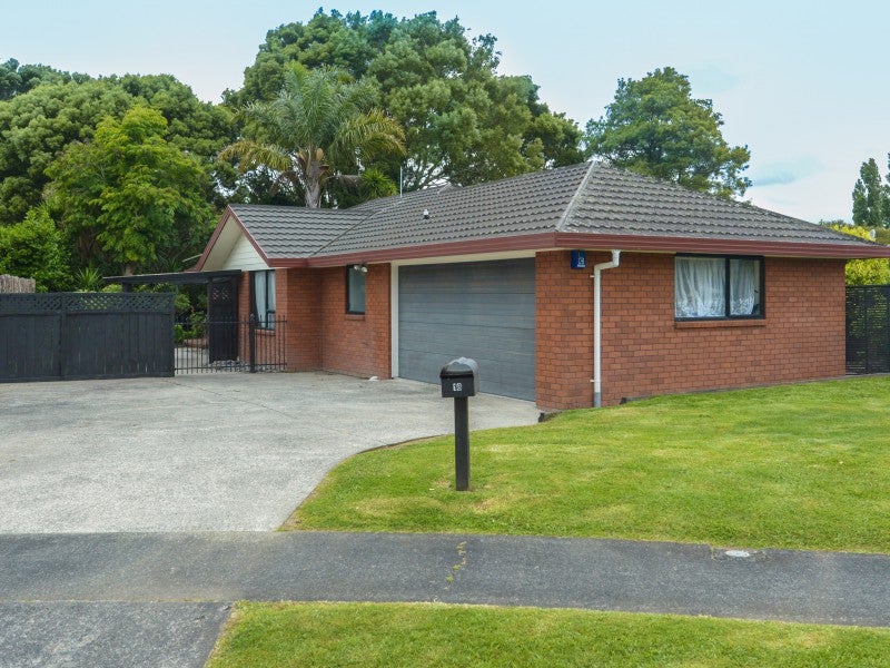 18 Taksan Place, Pukete, Hamilton - Carousel 2