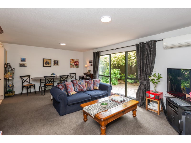 2/15 Coles Place, St Albans, Christchurch - Carousel 2