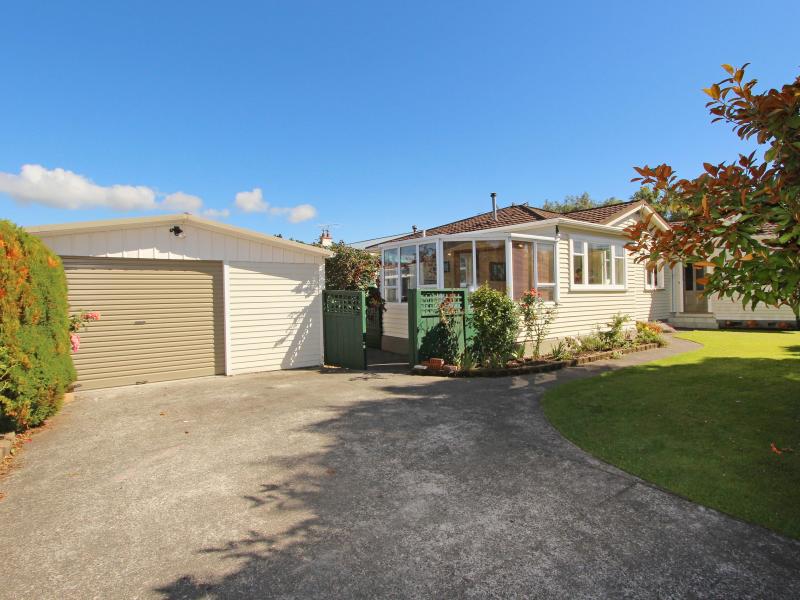 2 Hart Avenue, Boulcott, Lower Hutt - Carousel 2