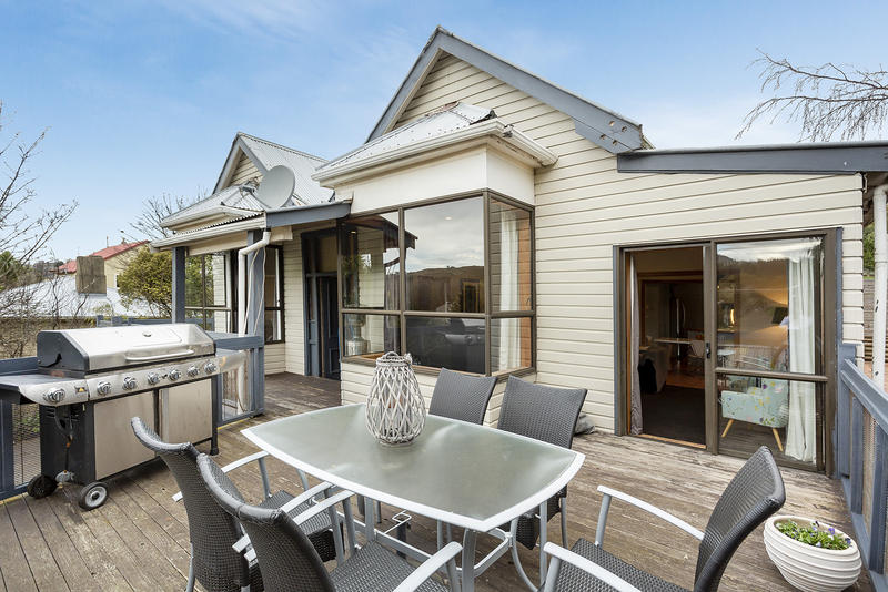 8 Rennie Street, Green Island, Dunedin - Carousel 1