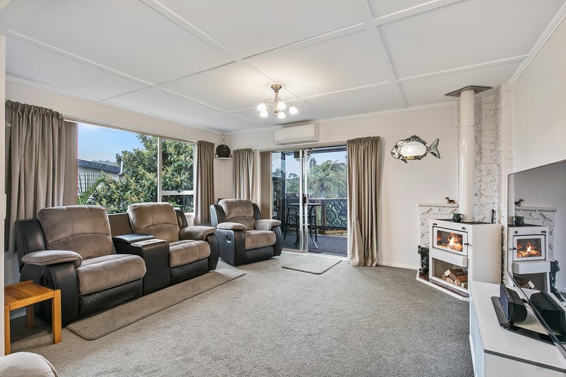 2/11 Spinella Drive, Bayview, Auckland - Carousel 2