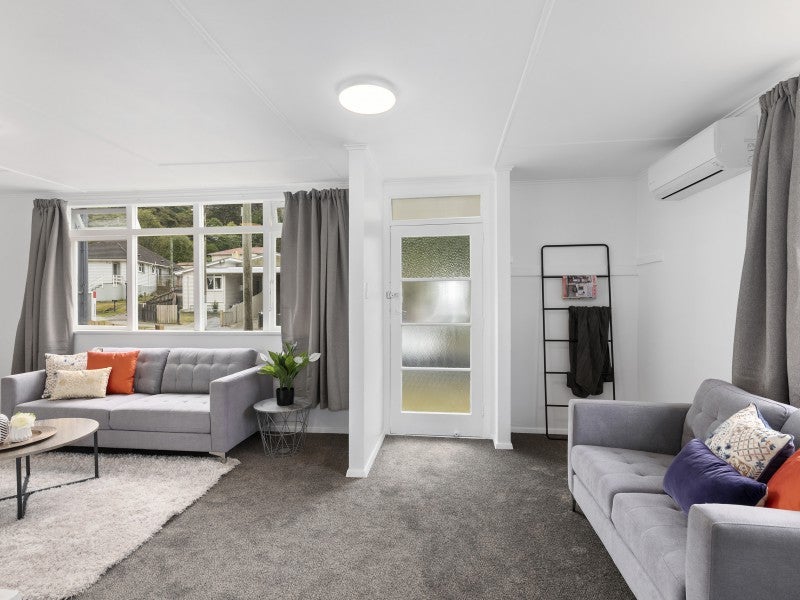 2/33 Hanson Grove, Stokes Valley, Lower Hutt - Carousel 2