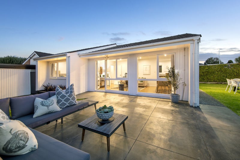 2/32 Celtic Crescent, Ellerslie, Auckland - Carousel 2