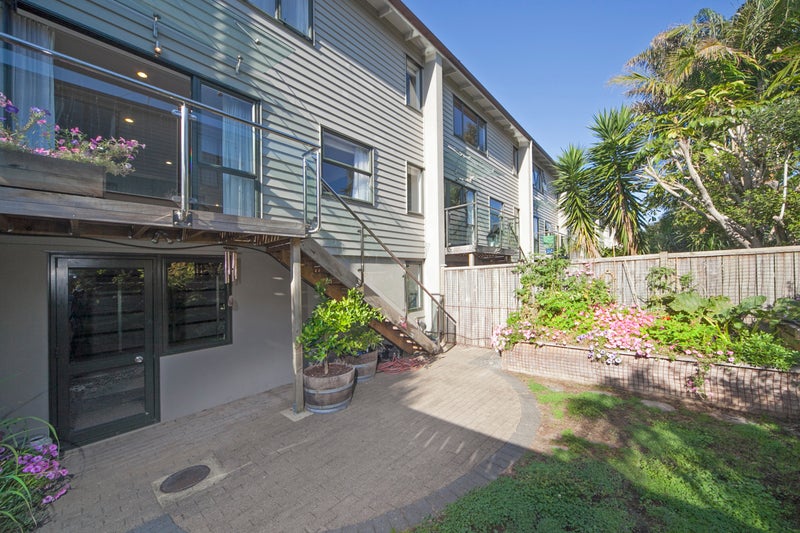 2/76 Galway Street, Onehunga, Auckland - Carousel 1