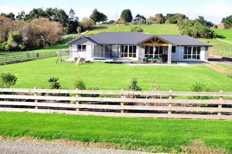 44 Forest Hill Road, Palmerston North - Carousel 1
