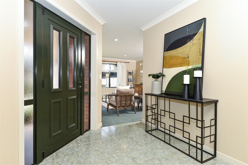 24 Holford Place, Huntington, Hamilton - Carousel 2