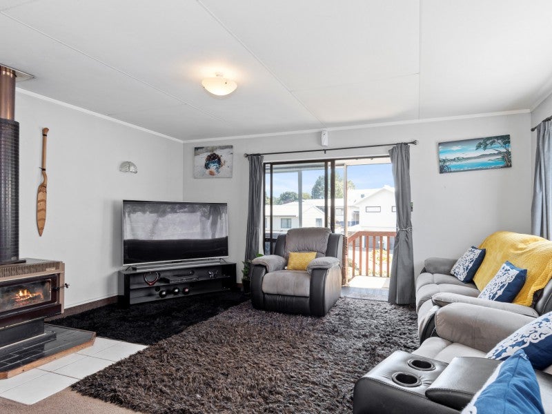 83 Meander Drive, Welcome Bay, Tauranga - Carousel 2