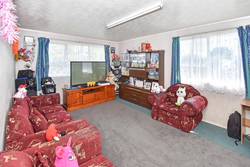 30 Zelda Avenue, Clover Park, Auckland - Carousel 2