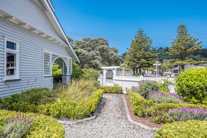 15 Falkirk Avenue, Seatoun, Wellington - Carousel 18