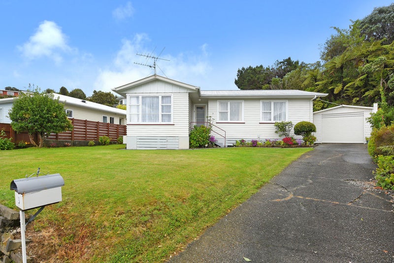 3 Laburnum Grove, Maungaraki, Lower Hutt - Carousel 1