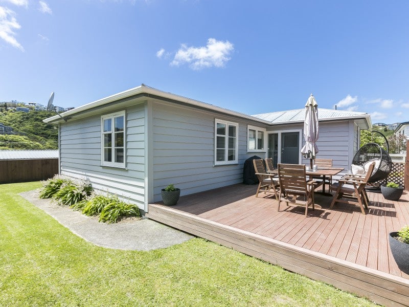 45 Dominion Park Street, Johnsonville, Wellington - Carousel 1