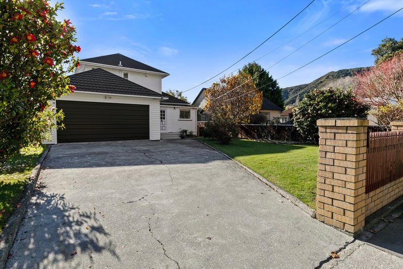 229 Riverside Drive, Waterloo, Lower Hutt - Carousel 1