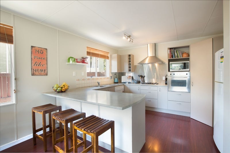 6 Keith Hart Grove, Titahi Bay, Porirua - Carousel 2