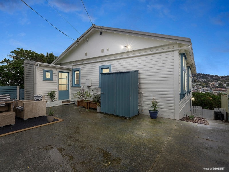40 Lonsdale Crescent, Rongotai, Wellington - Carousel 1