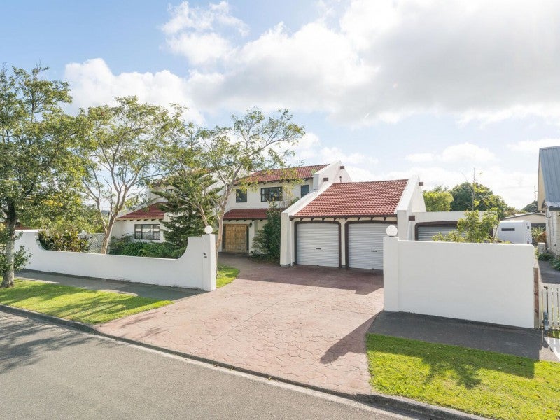 64 Rennie Avenue, Milson, Palmerston North - Carousel 1