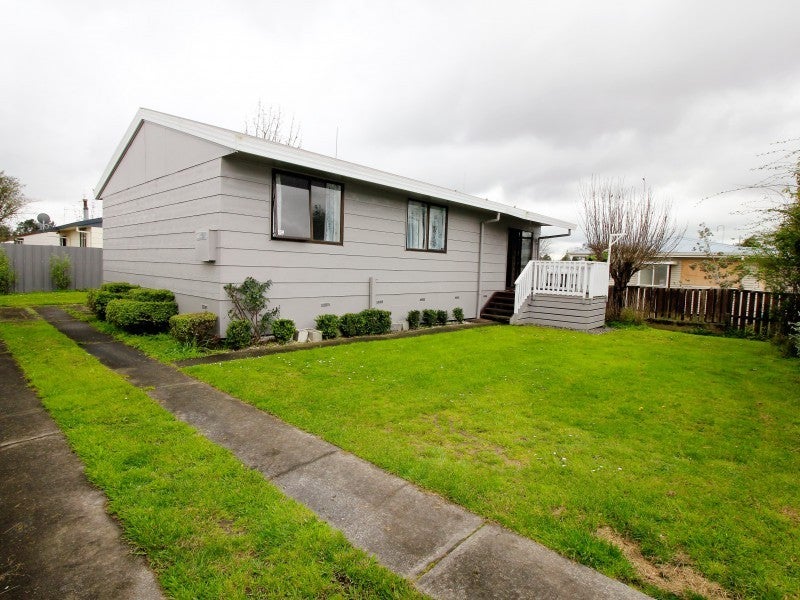 90 Tawa Street, Melville, Hamilton - Carousel 2