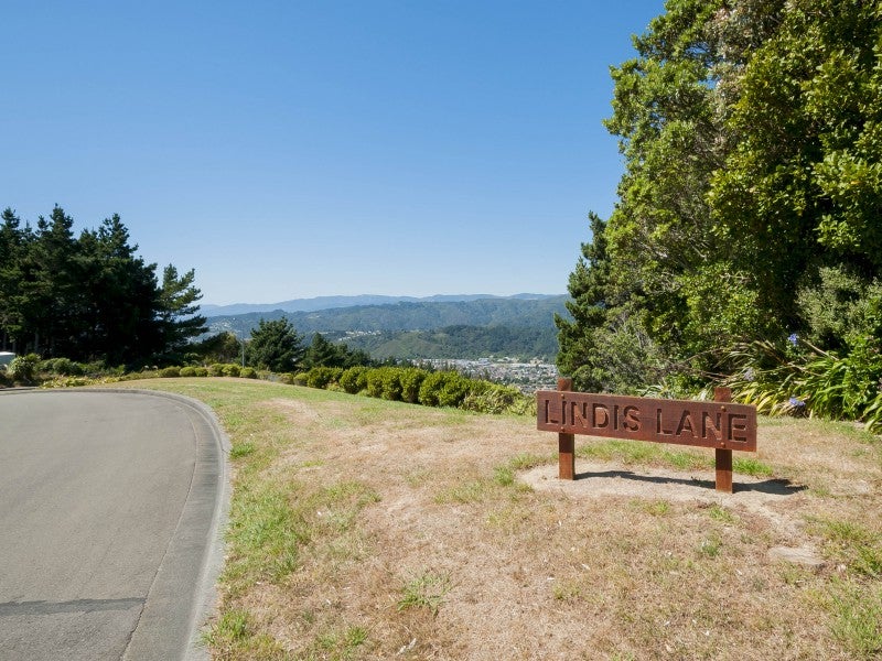5 Lindis Lane, Kelson, Lower Hutt - Carousel 1
