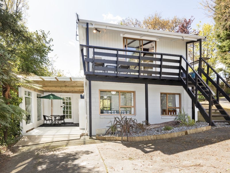 A/51 Dowling Grove, Silverstream, Upper Hutt - Carousel 1