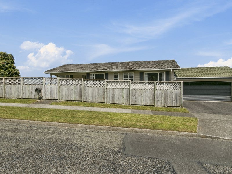 15 Waipounamu Drive, Kelson, Lower Hutt - Carousel 15