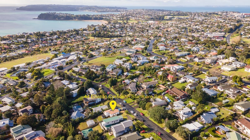 44 Elliston Crescent, Stanmore Bay, Whangaparaoa - Carousel 1