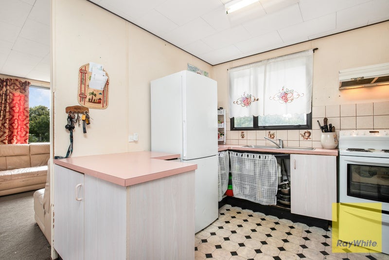 3/8 Barneys Farm Road, Clendon Park, Auckland - Carousel 2