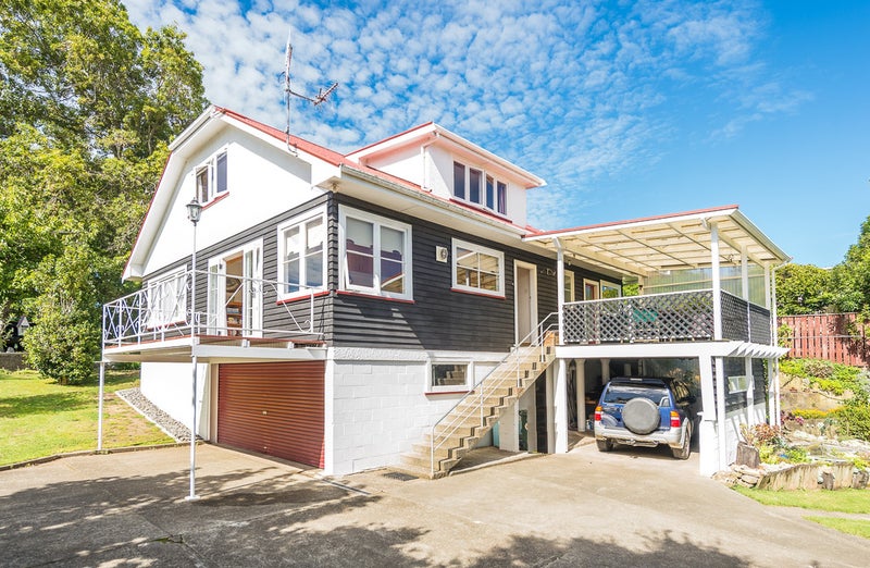 11 Benefield Street, Whanganui East, Whanganui - Carousel 1