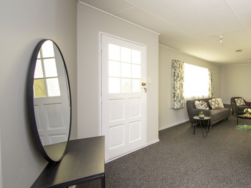 6 Forbes Place, Kelvin Grove, Palmerston North - Carousel 2