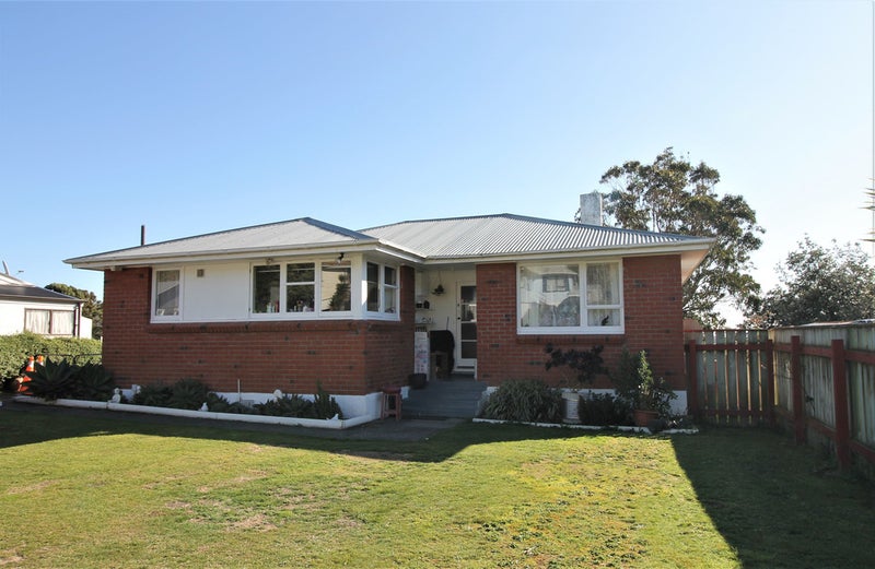 18 Marne Grove, Waitangirua, Porirua - Carousel 1