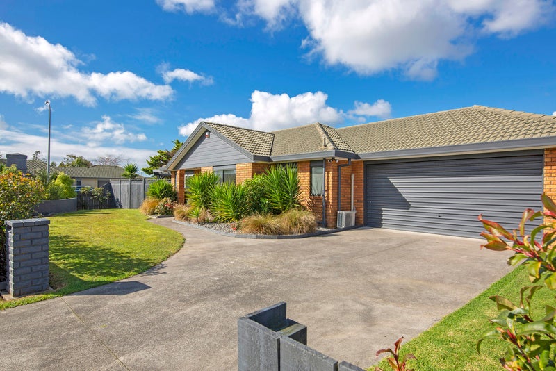 30 Davington Way, Burswood, Auckland - Carousel 1