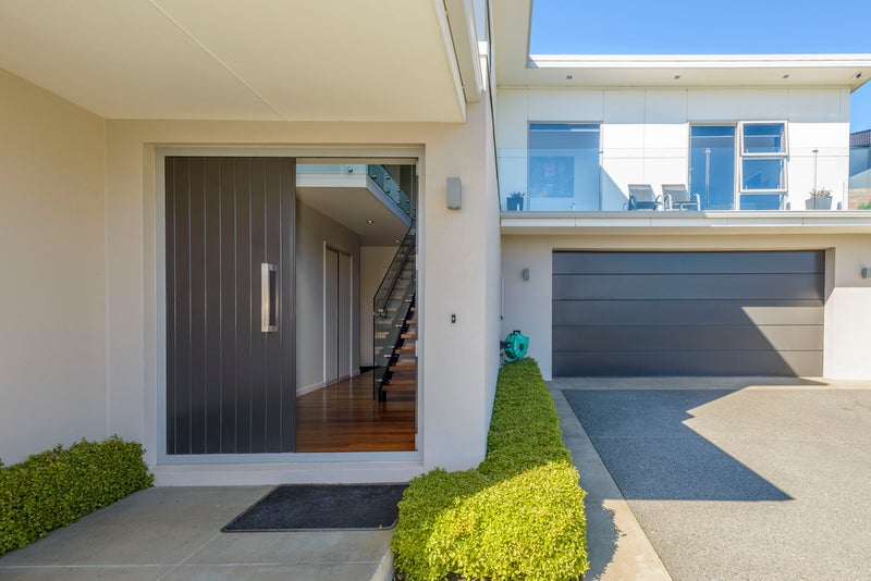 8 Saint Remy Lane, Redcliffs, Christchurch - Carousel 2