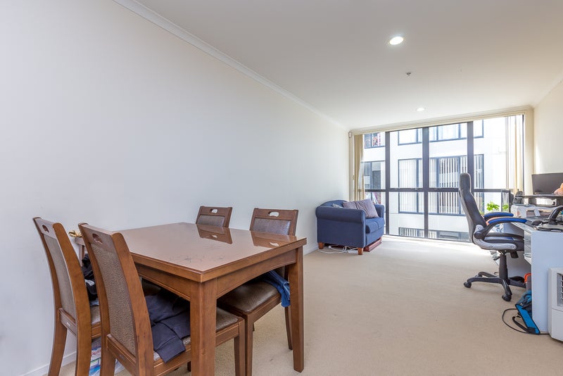 C506/176 Broadway, Newmarket, Auckland - Carousel 1