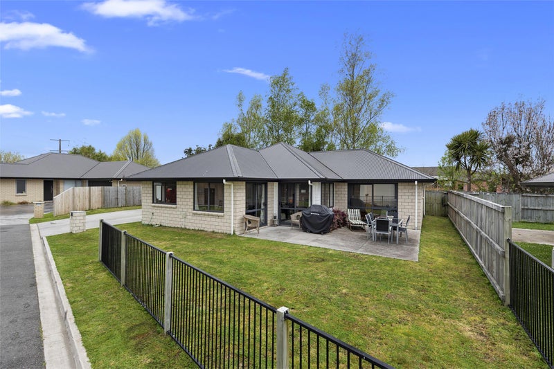 15 Oolong Court, Huntington, Hamilton - Carousel 1