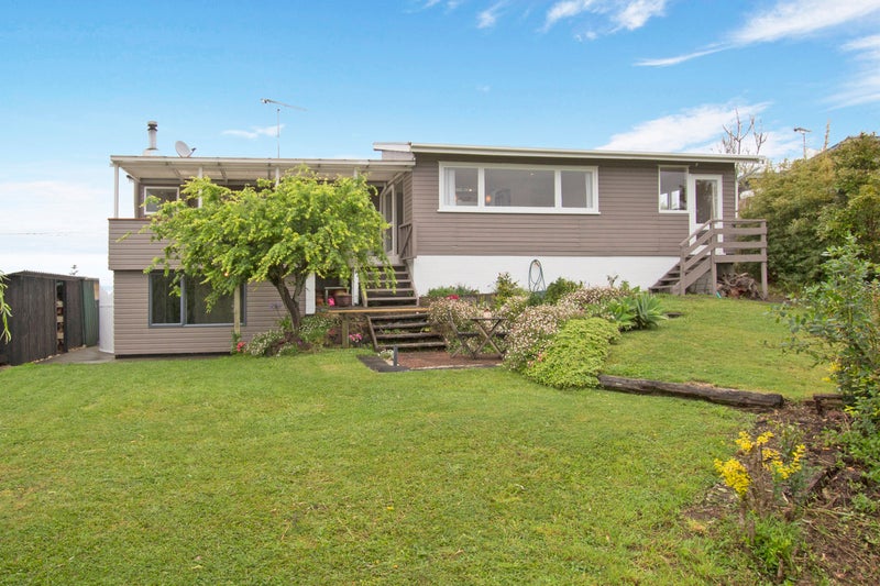 16 Hoskins Avenue, Hillsborough, Auckland - Carousel 1