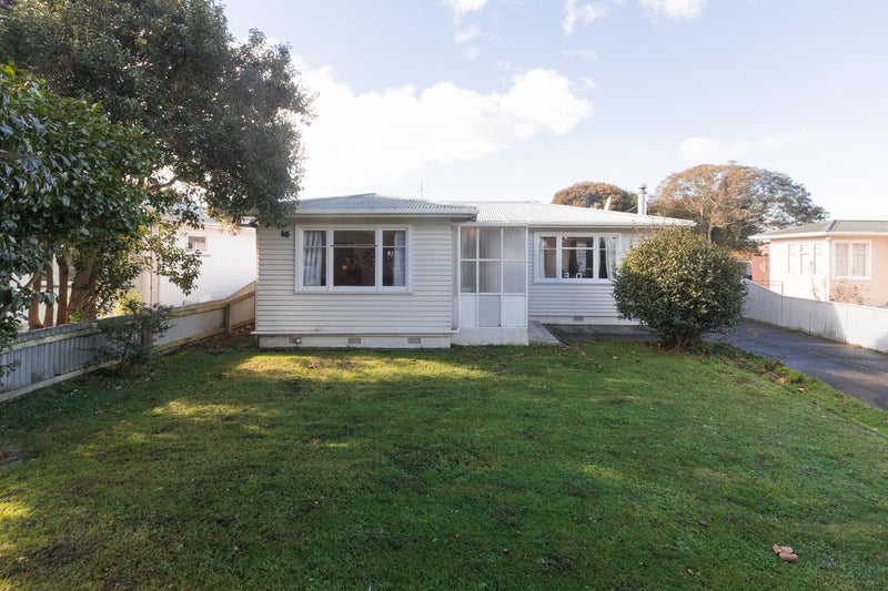 108 Highbury Avenue, Highbury, Palmerston North - Carousel 1