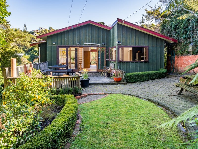 78A Airlie Road, Plimmerton, Porirua - Carousel 1
