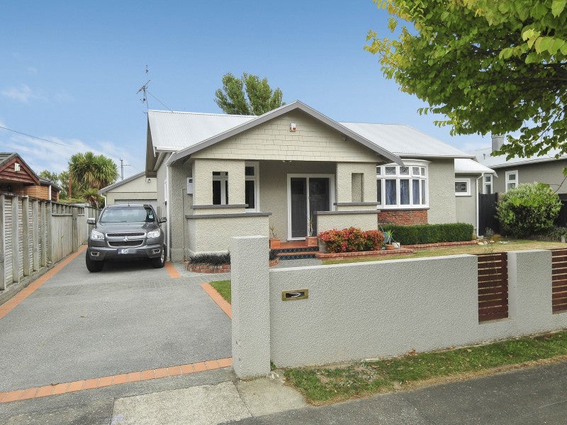 1 Fuller Grove, Woburn, Lower Hutt - Carousel 1