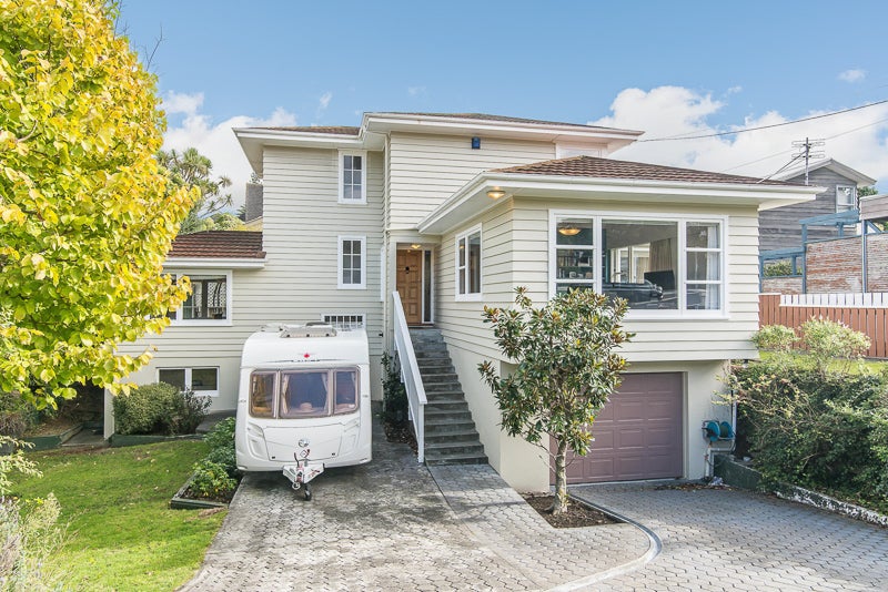 6A Clutha Avenue, Khandallah, Wellington - Carousel 1