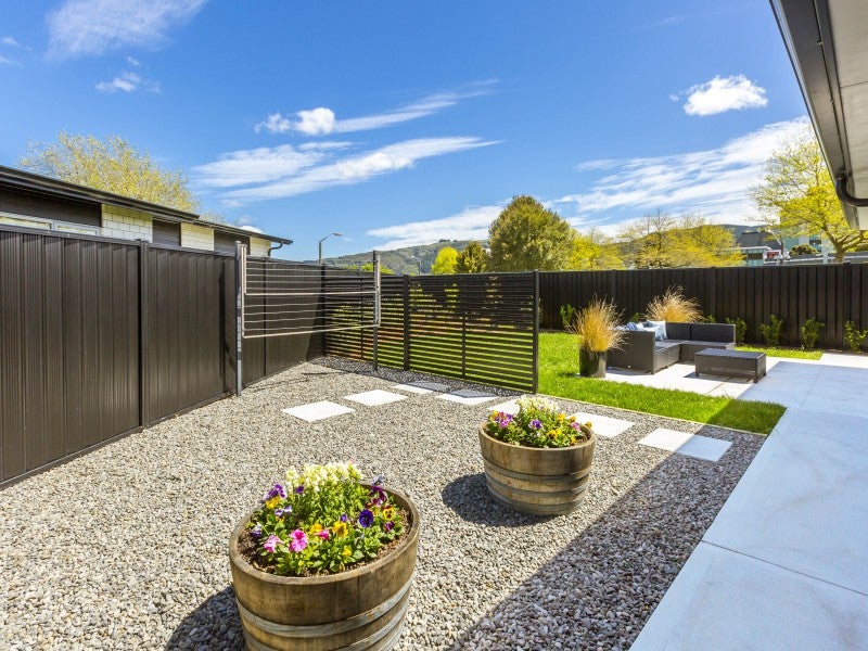 12 Passchendaele Grove, Trentham, Upper Hutt - Carousel 21