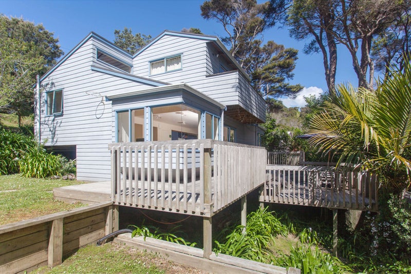23 Hill Road, Palm Beach, Waiheke Island - Carousel 1