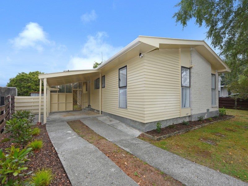 3 Tacoma Drive, Totara Park, Upper Hutt - Carousel 2