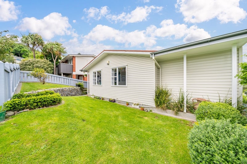 6 Summit Road, Fairfield, Lower Hutt - Carousel 2